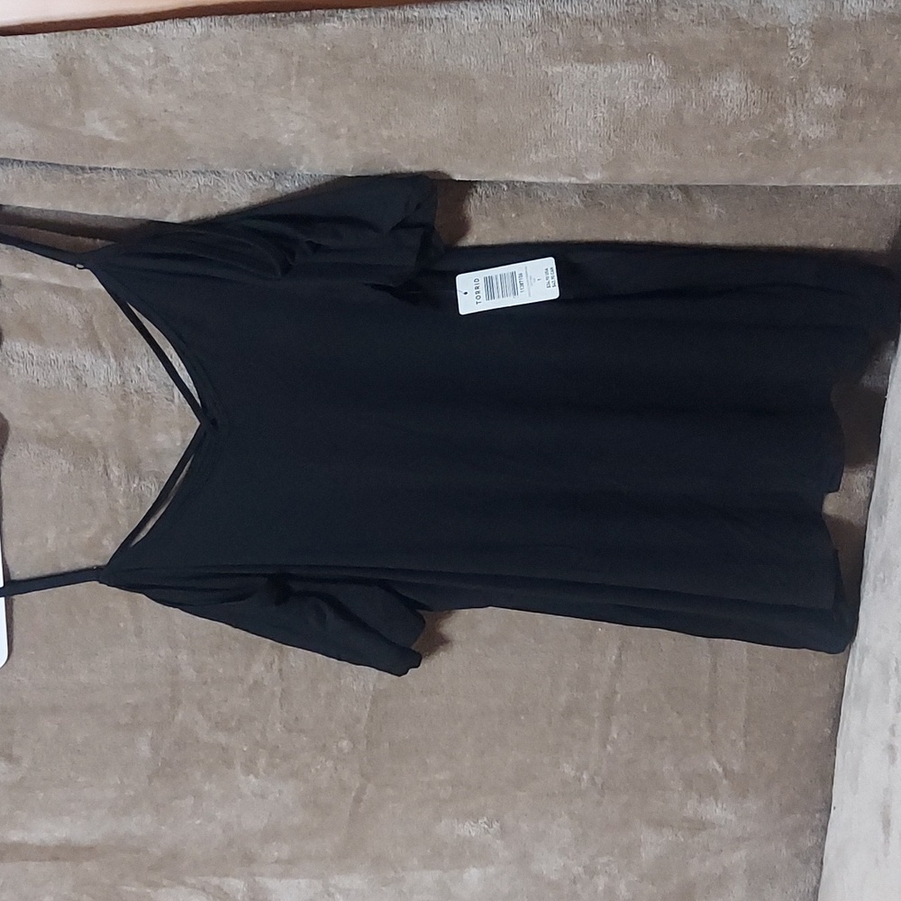 Torrid Cold Shoulder Strappy Tee Sz 1